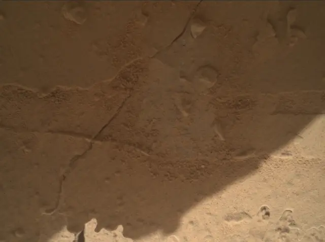 Sol 3892: Mars Hand Lens Imager (MAHLI)
