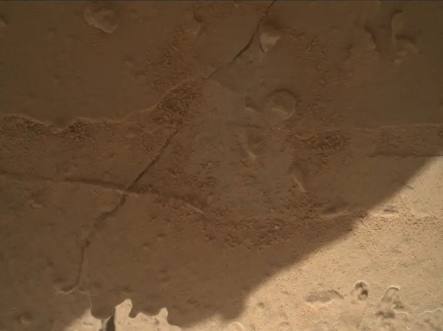 Sol 3892: Mars Hand Lens Imager (MAHLI)