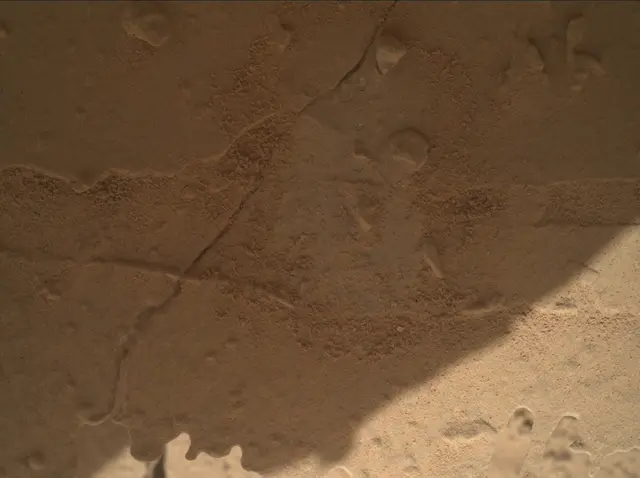 Sol 3892: Mars Hand Lens Imager (MAHLI)