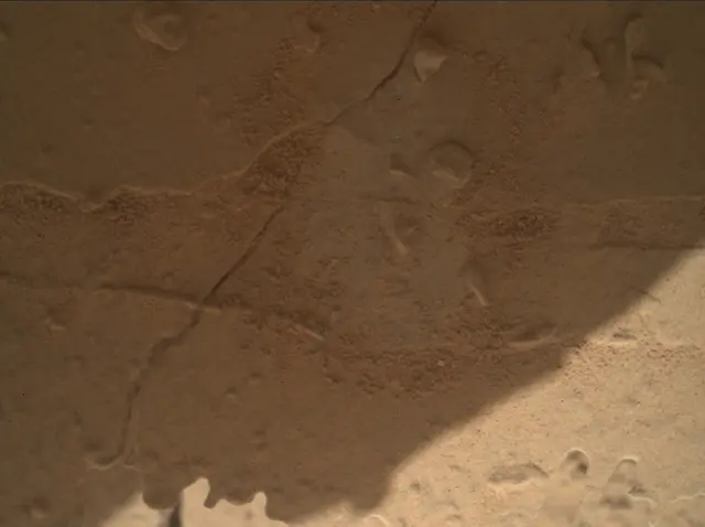 Sol 3892: Mars Hand Lens Imager (MAHLI)
