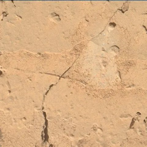 Sol 3892: Mars Hand Lens Imager (MAHLI)
