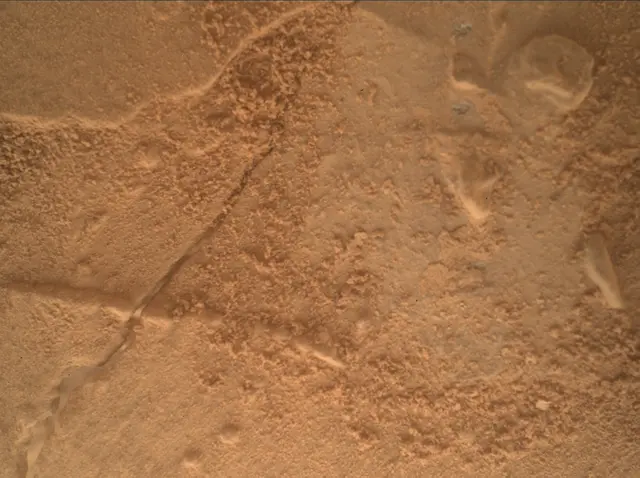 Sol 3892: Mars Hand Lens Imager (MAHLI)