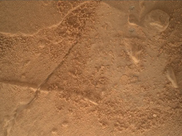 Sol 3892: Mars Hand Lens Imager (MAHLI)