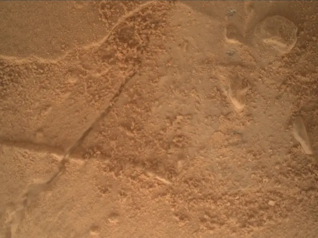 Sol 3892: Mars Hand Lens Imager (MAHLI)
