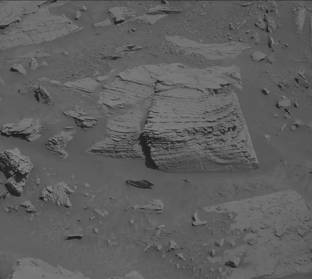 Sol 3894: Mast Camera (Mastcam)