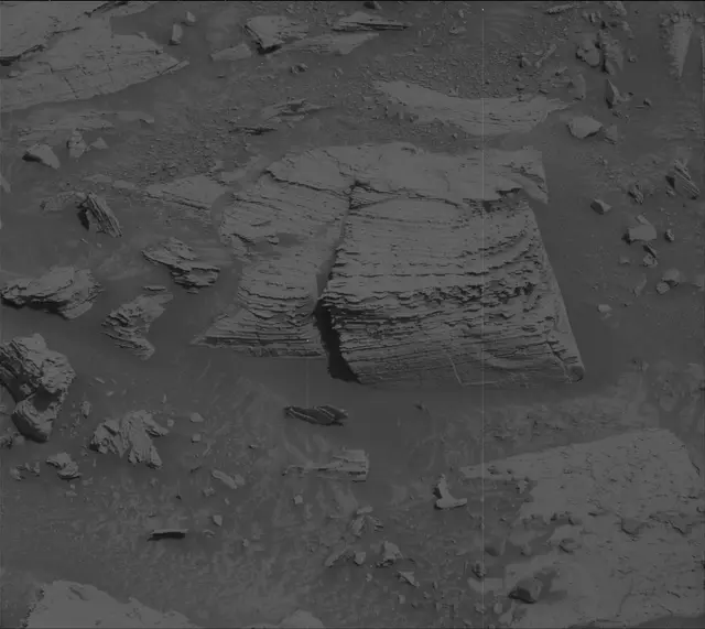 Sol 3894: Mast Camera (Mastcam)