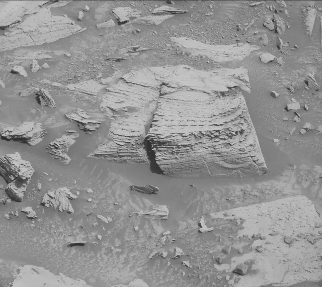 Sol 3894: Mast Camera (Mastcam)