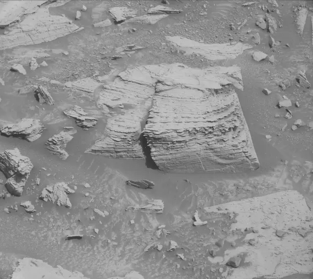 Sol 3894: Mast Camera (Mastcam)