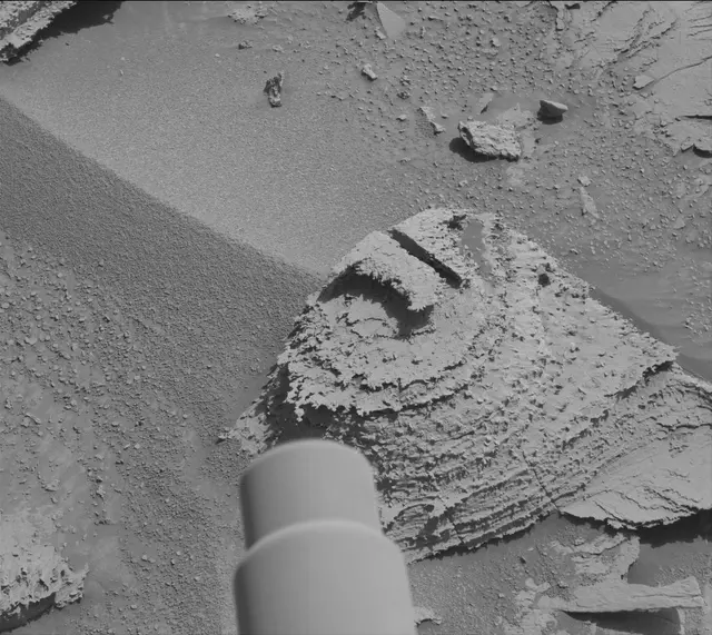 Sol 3894: Mast Camera (Mastcam)