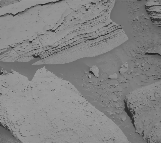 Sol 3894: Mast Camera (Mastcam)