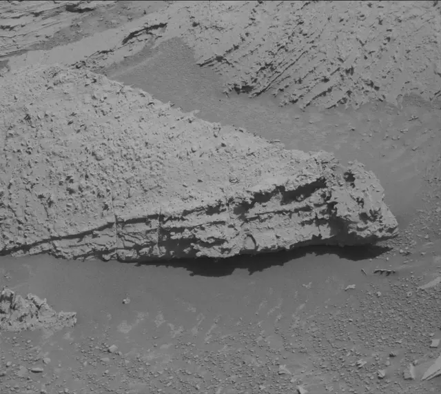 Sol 3894: Mast Camera (Mastcam)