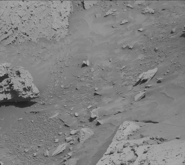 Sol 3894: Mast Camera (Mastcam)