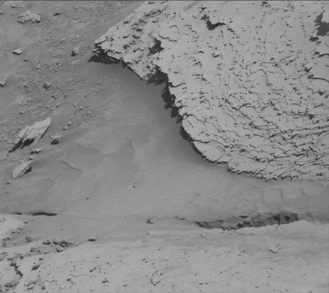 Sol 3894: Mast Camera (Mastcam)
