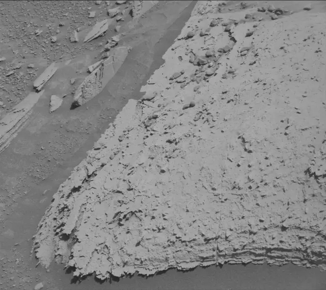 Sol 3894: Mast Camera (Mastcam)