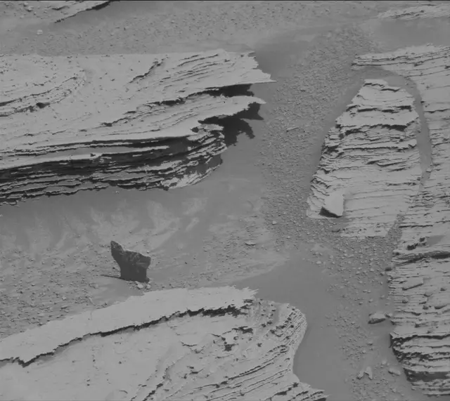 Sol 3894: Mast Camera (Mastcam)
