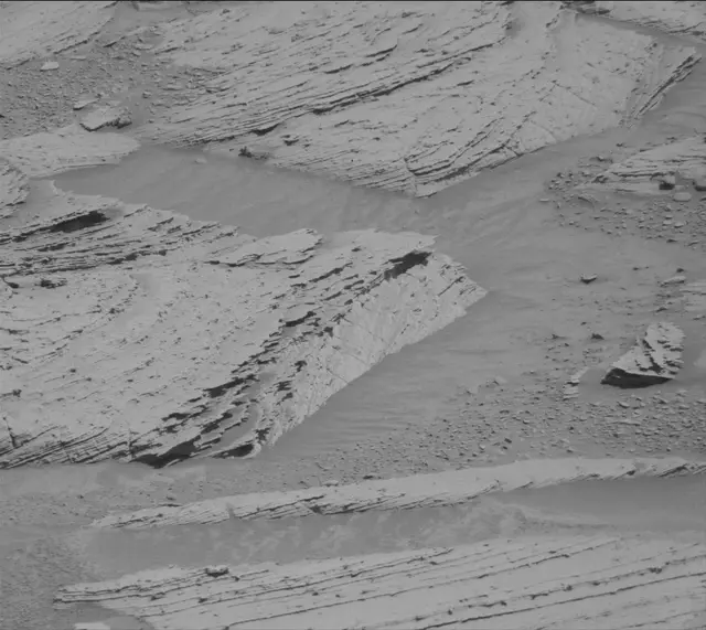 Sol 3894: Mast Camera (Mastcam)