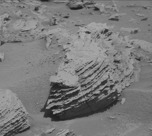 Sol 3894: Mast Camera (Mastcam)