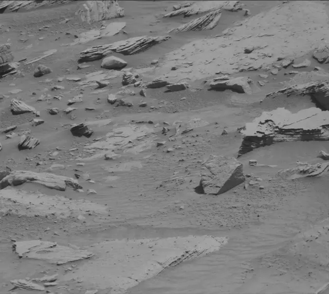 Sol 3894: Mast Camera (Mastcam)