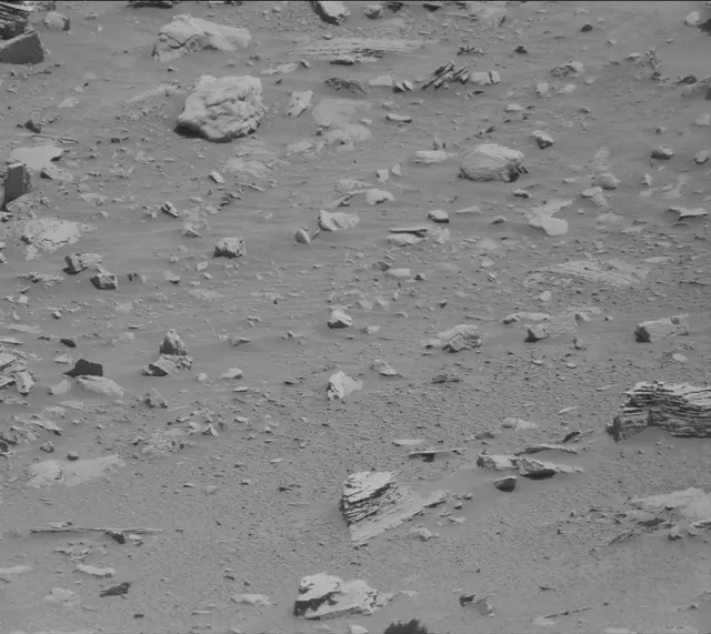 Sol 3894: Mast Camera (Mastcam)
