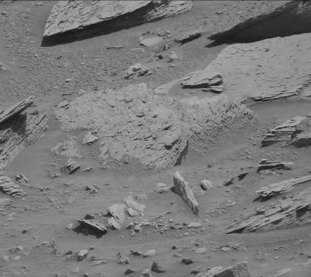 Sol 3894: Mast Camera (Mastcam)