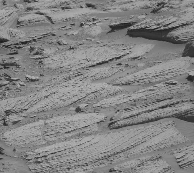 Sol 3894: Mast Camera (Mastcam)