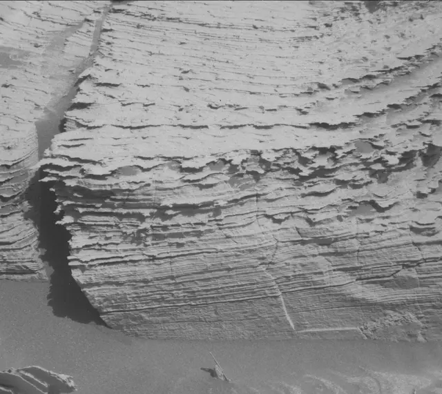 Sol 3894: Mast Camera (Mastcam)