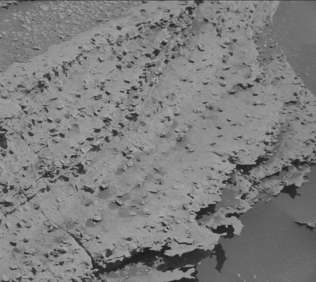 Sol 3895: Mast Camera (Mastcam)