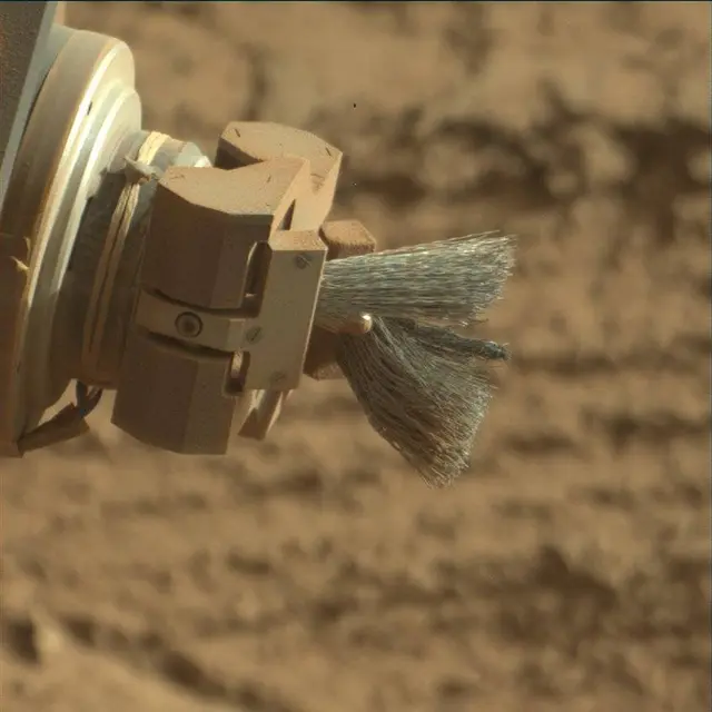 Sol 3895: Mast Camera (Mastcam)