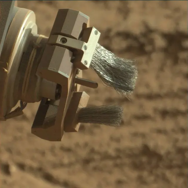 Sol 3895: Mast Camera (Mastcam)