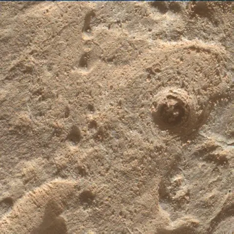 Sol 3895: Mars Hand Lens Imager (MAHLI)