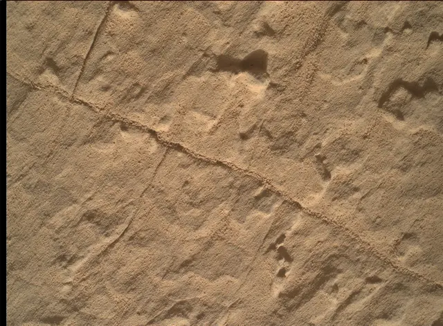 Sol 3895: Mars Hand Lens Imager (MAHLI)