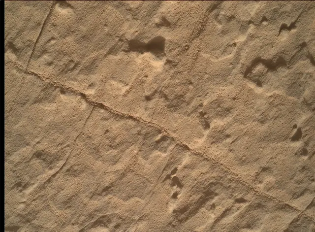 Sol 3895: Mars Hand Lens Imager (MAHLI)