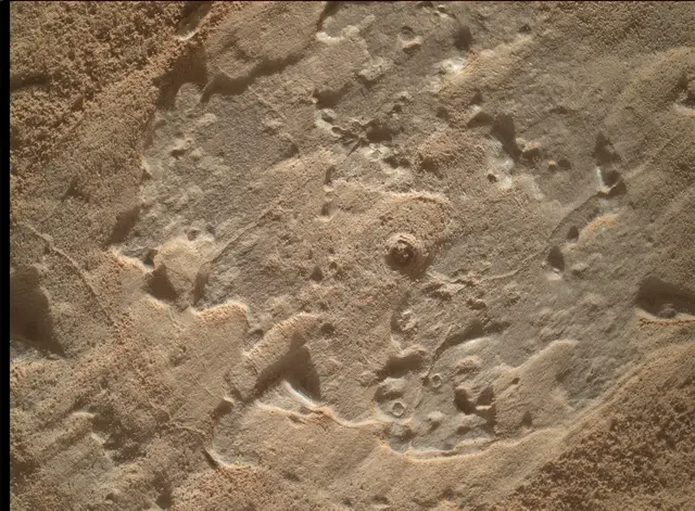 Sol 3895: Mars Hand Lens Imager (MAHLI)
