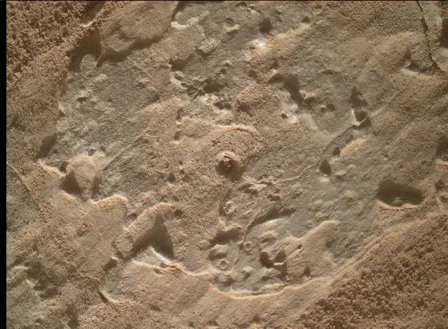Sol 3895: Mars Hand Lens Imager (MAHLI)