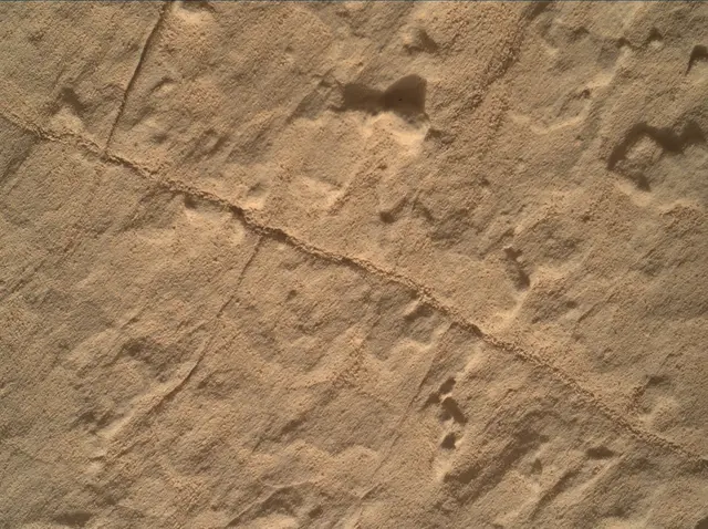 Sol 3895: Mars Hand Lens Imager (MAHLI)