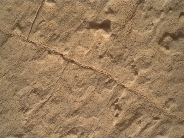 Sol 3895: Mars Hand Lens Imager (MAHLI)