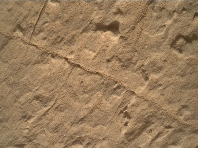 Sol 3895: Mars Hand Lens Imager (MAHLI)