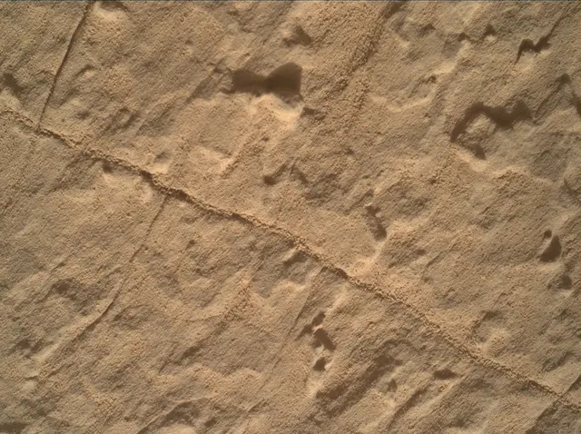 Sol 3895: Mars Hand Lens Imager (MAHLI)