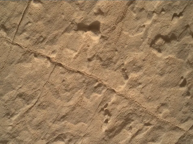 Sol 3895: Mars Hand Lens Imager (MAHLI)