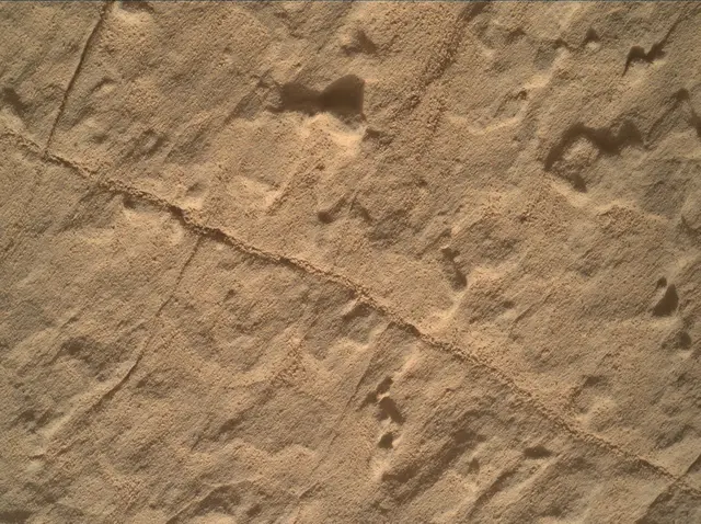 Sol 3895: Mars Hand Lens Imager (MAHLI)