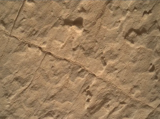 Sol 3895: Mars Hand Lens Imager (MAHLI)
