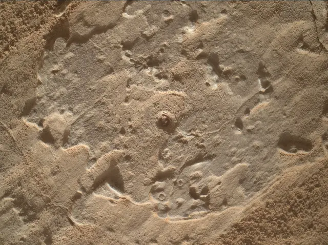 Sol 3895: Mars Hand Lens Imager (MAHLI)