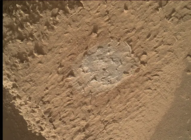 Sol 3895: Mars Hand Lens Imager (MAHLI)