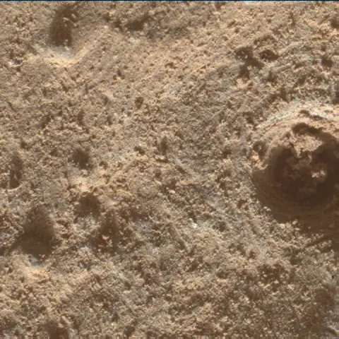 Sol 3895: Mars Hand Lens Imager (MAHLI)