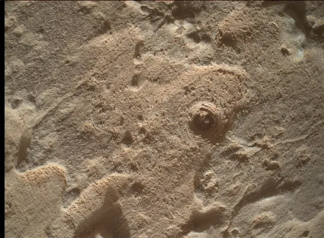Sol 3895: Mars Hand Lens Imager (MAHLI)