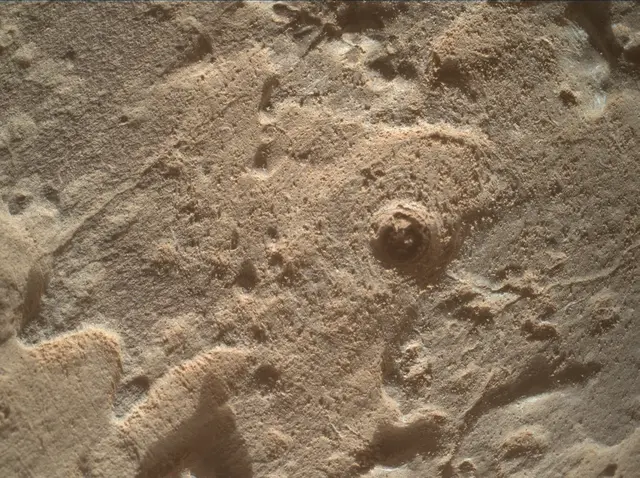 Sol 3895: Mars Hand Lens Imager (MAHLI)