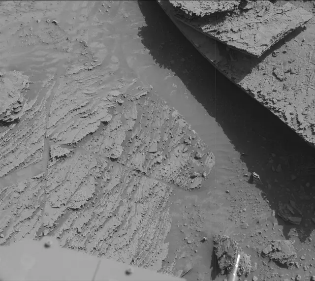 Sol 3897: Mast Camera (Mastcam)