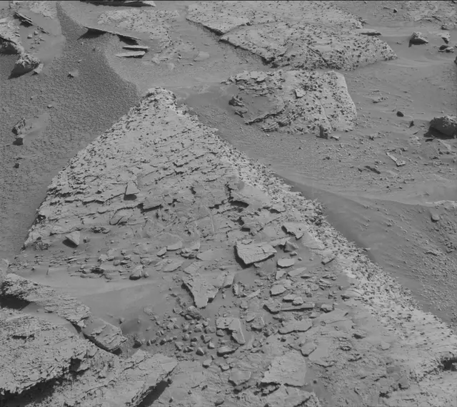 Sol 3897: Mast Camera (Mastcam)