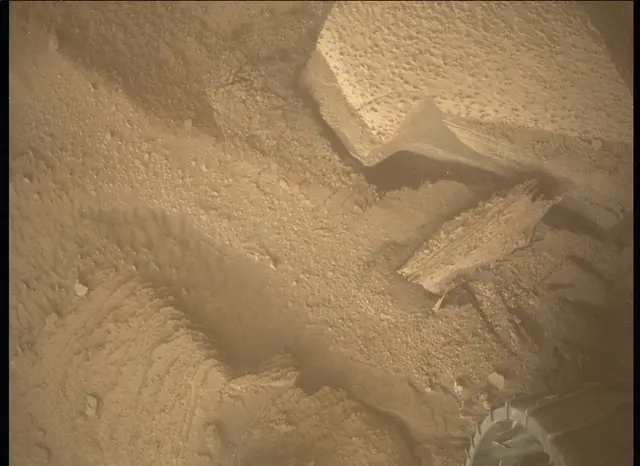 Sol 3897: Mars Descent Imager (MARDI)