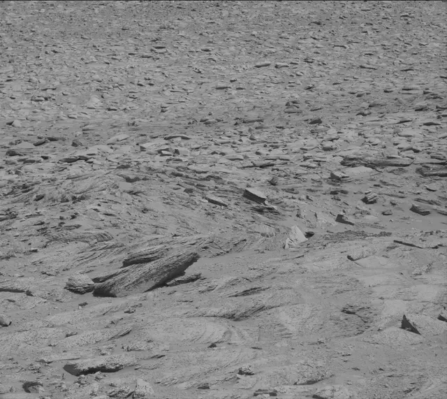 Sol 3898: Mast Camera (Mastcam)